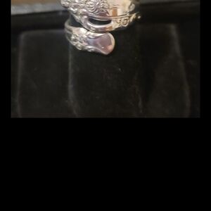 Elegant Silver Women's Ring